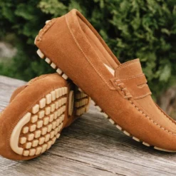 Mocassin été Homme Velours Caramel - FERGUSON 13 Mocassin été Homme Velours Caramel - FERGUSON -Magasin De Bexley 00567010 ferguson velours caramel 01